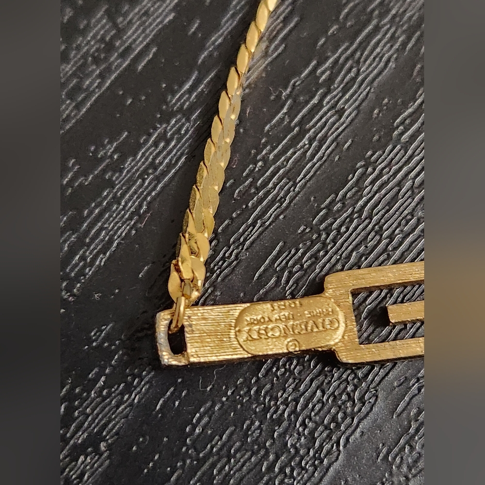 Givenchy Gold Plated Vintage Bracelet 8 inches - Picture 3 of 6